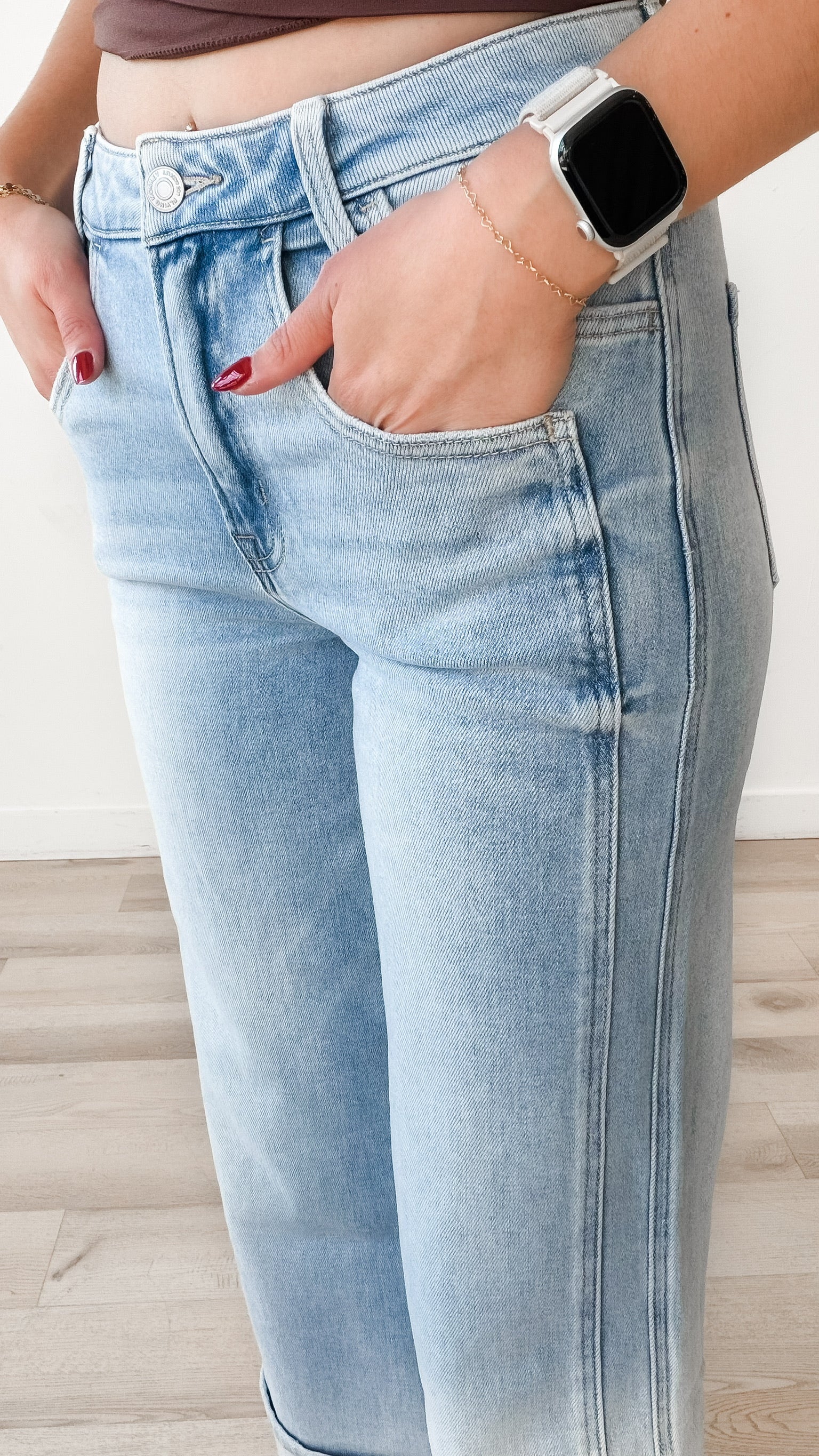 Vervet Super HR Cuffed Wide Jeans