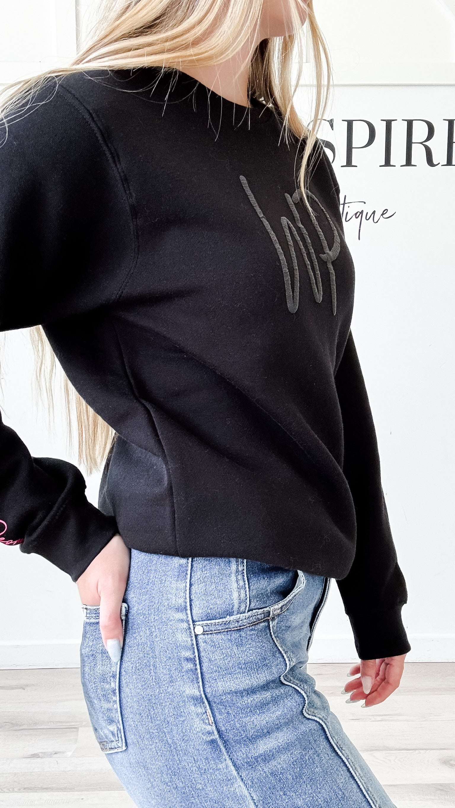 White Peony Puff Sweatshirt