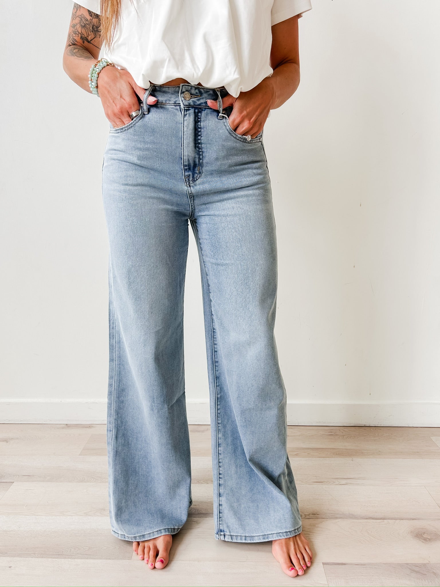 Taylor HR Wide Jeans